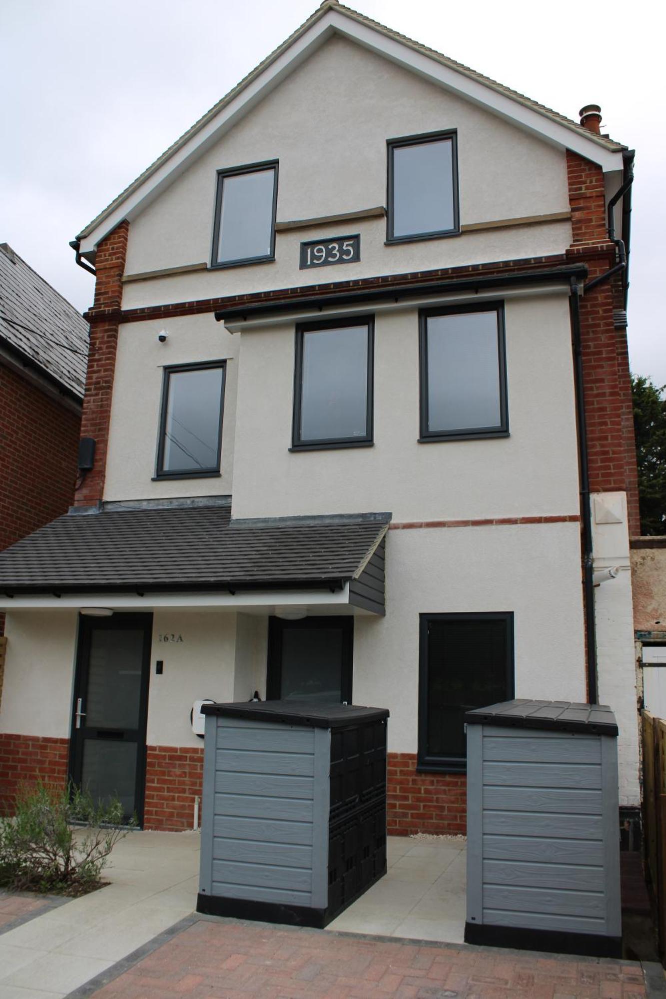White House Apartment, Upon Thames